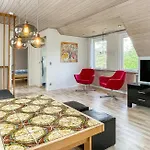 Dom wakacyjny Lovely On Bornholm With Sea View